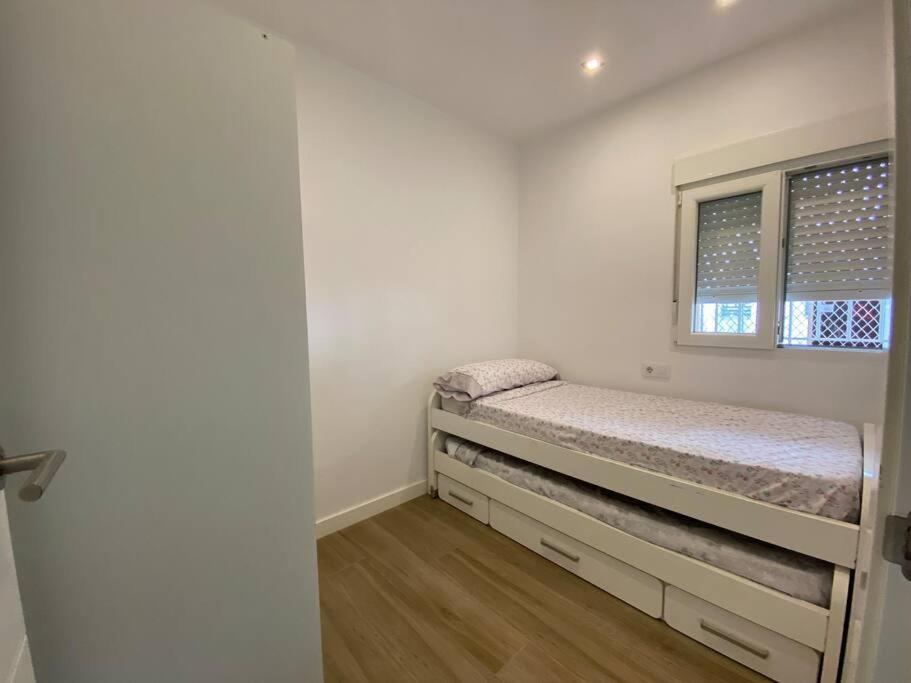 Central And Cozy Apartment In เซบีญา ภายนอก รูปภาพ
